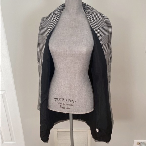 Jacket - Picture 4 of 5